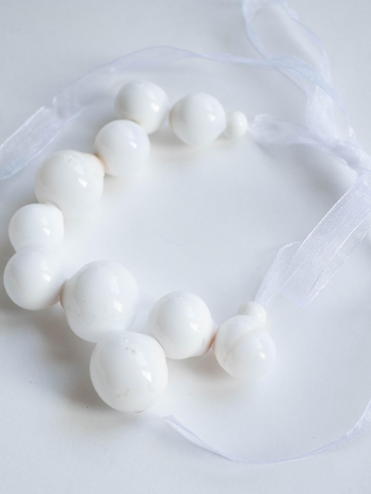 Браслет «Воздушные шарики» белый