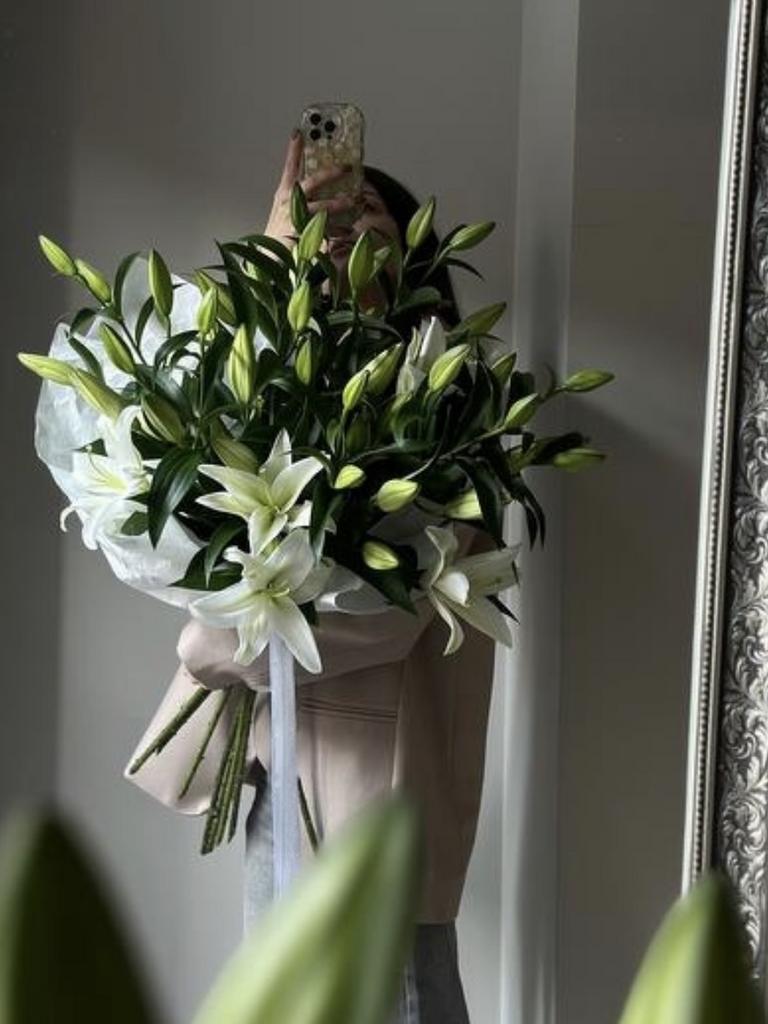 Букет 9 белых лилий Голландия