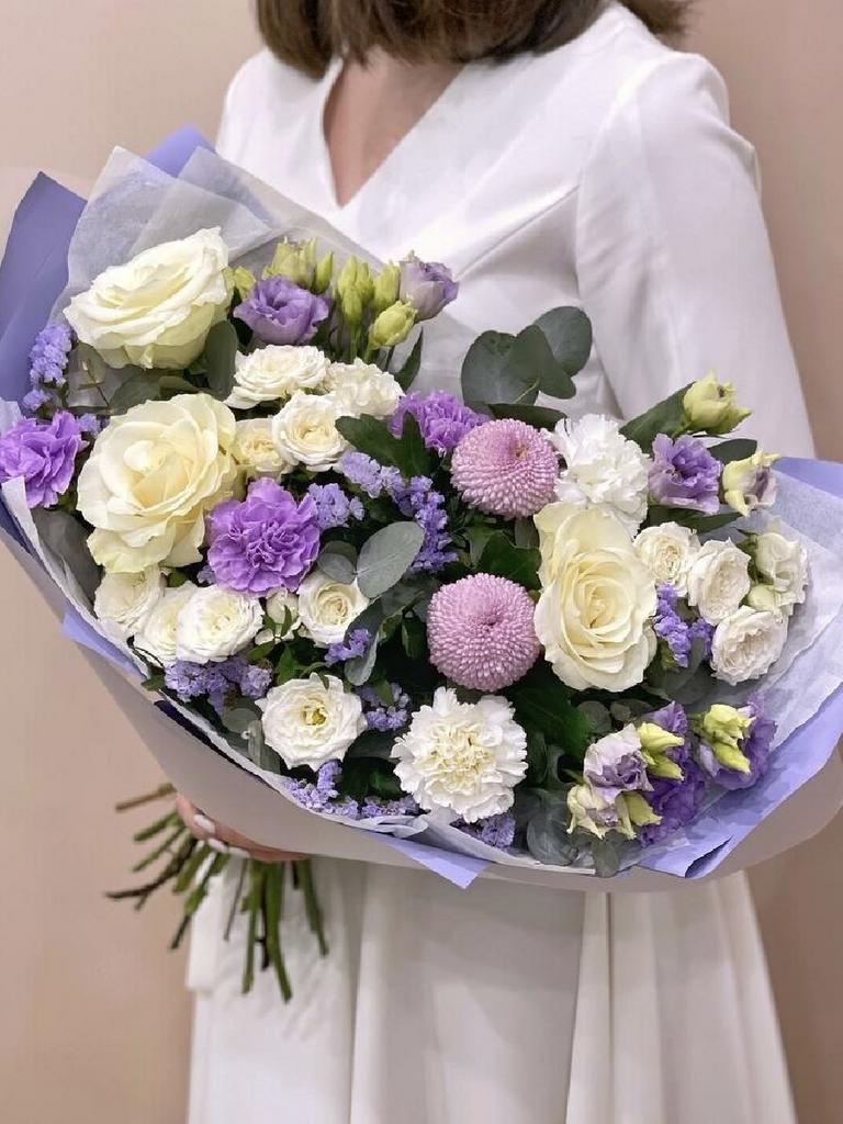 Букет «Черничный латте» с хризантемой Мамоко