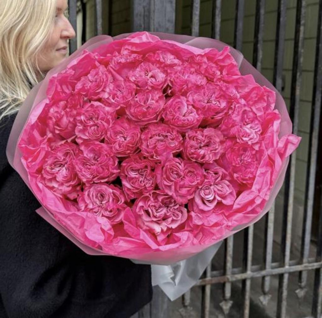 Монобукет «Кружева» - 25 пионовидных роз Country Blues в авторской упаковке