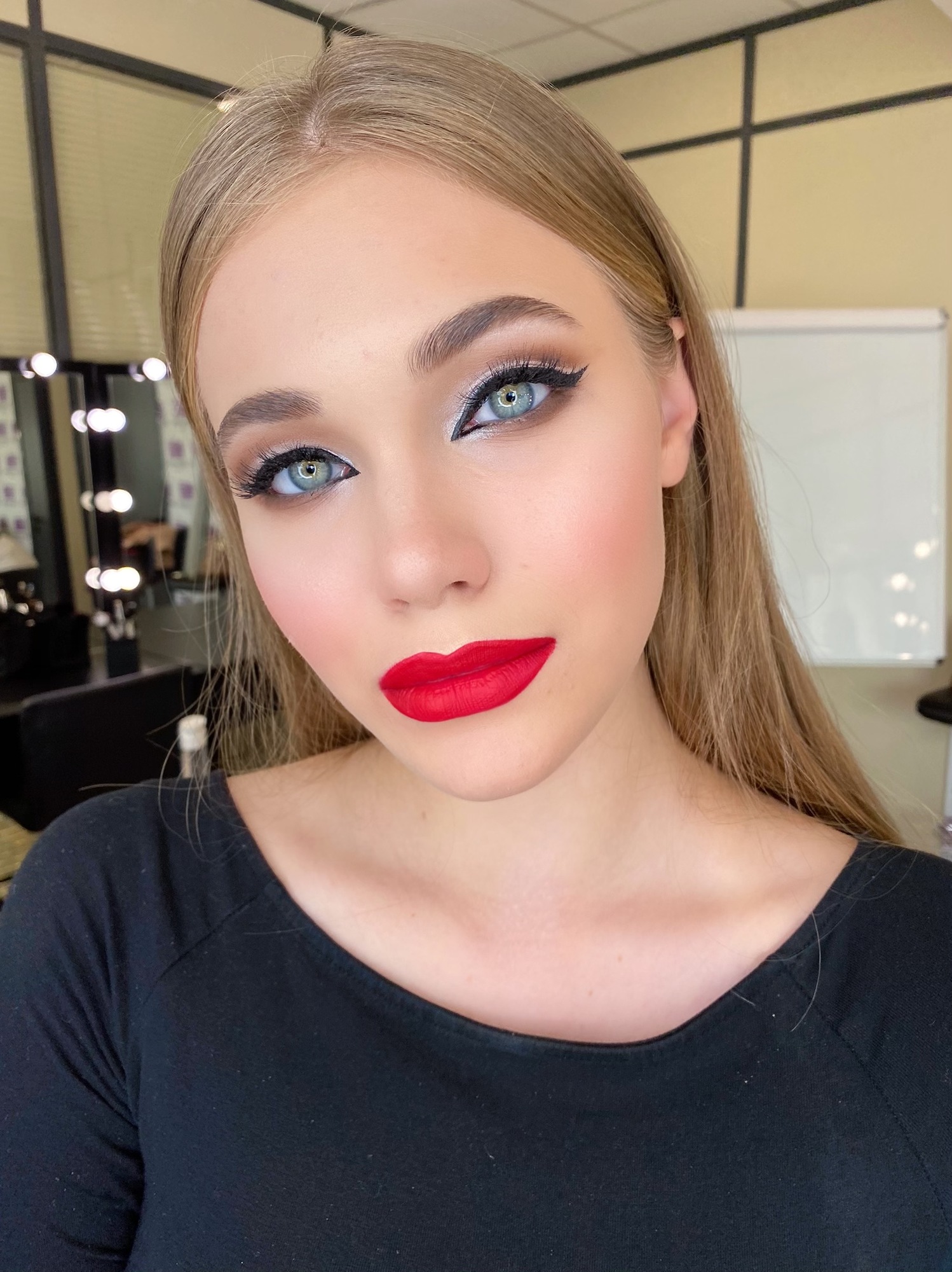 Онлайн-урок "Губы-стрелки"