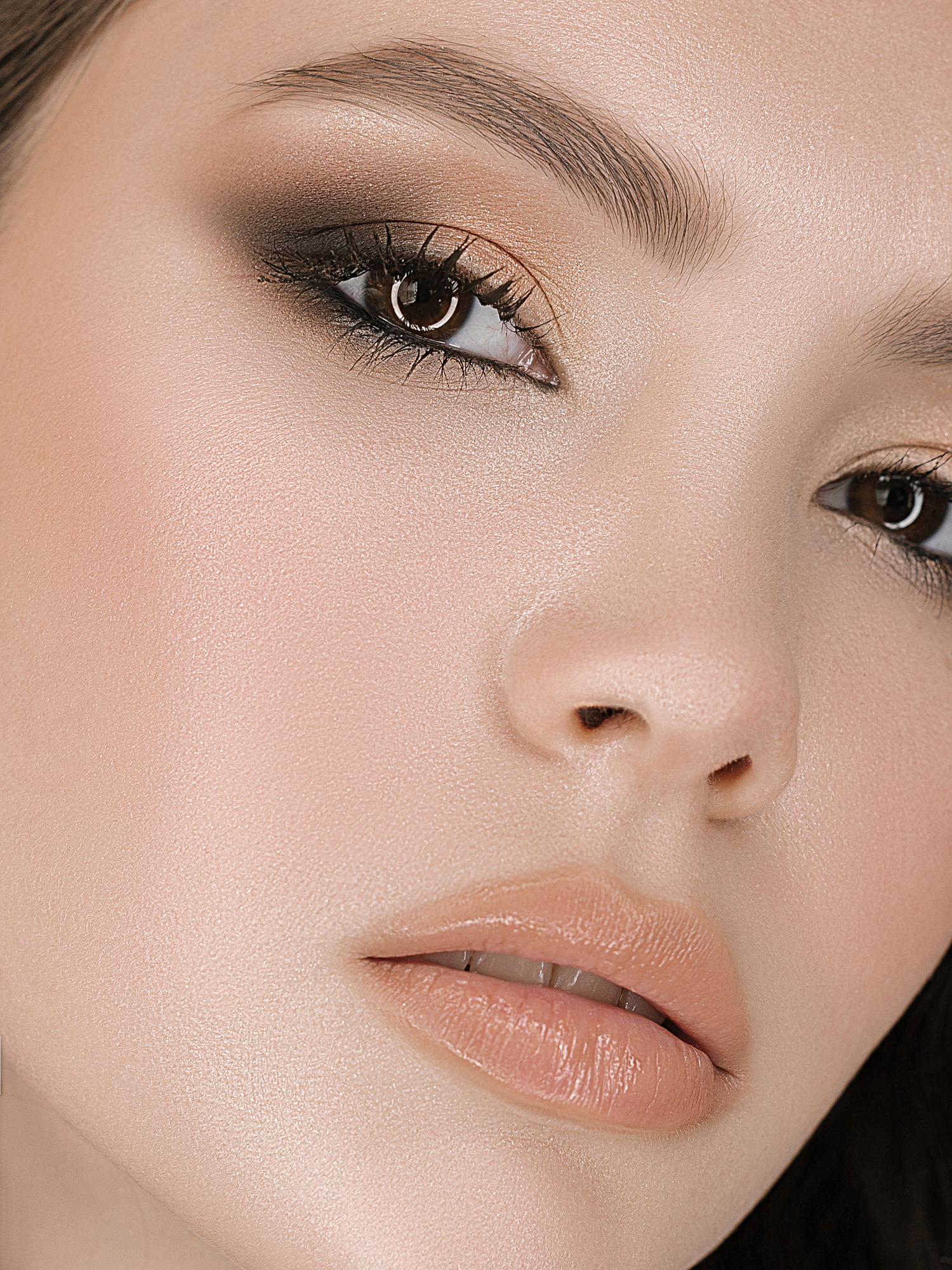 Онлайн-урок "Вечерний макияж в технике "Уголок"