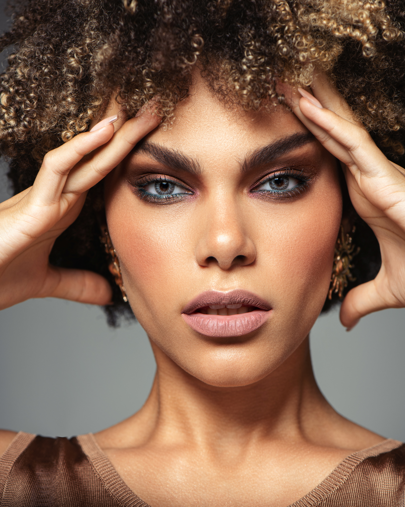 Онлайн-урок "Вечерний макияж на все времена"