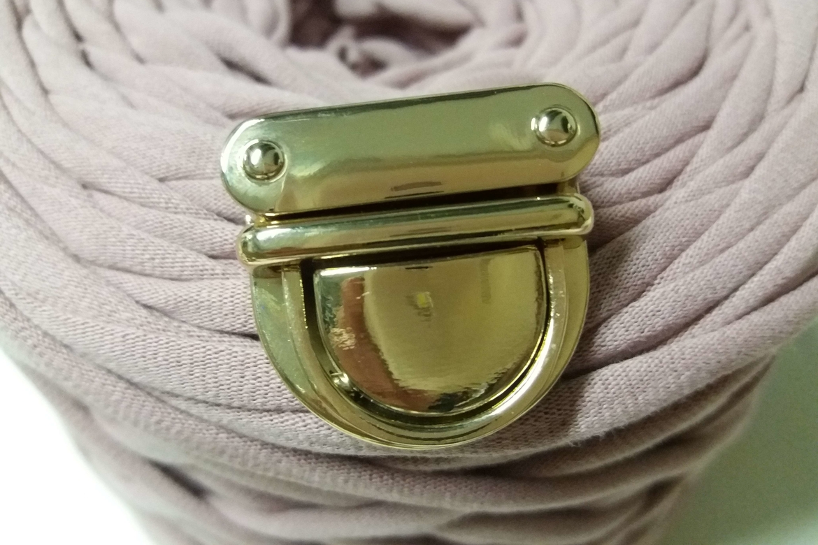 Замок для вязаной сумки