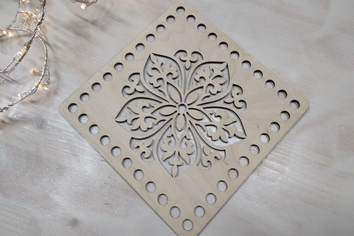 Дно резное "Квадрат" (вариант 4) деревянное 15 см