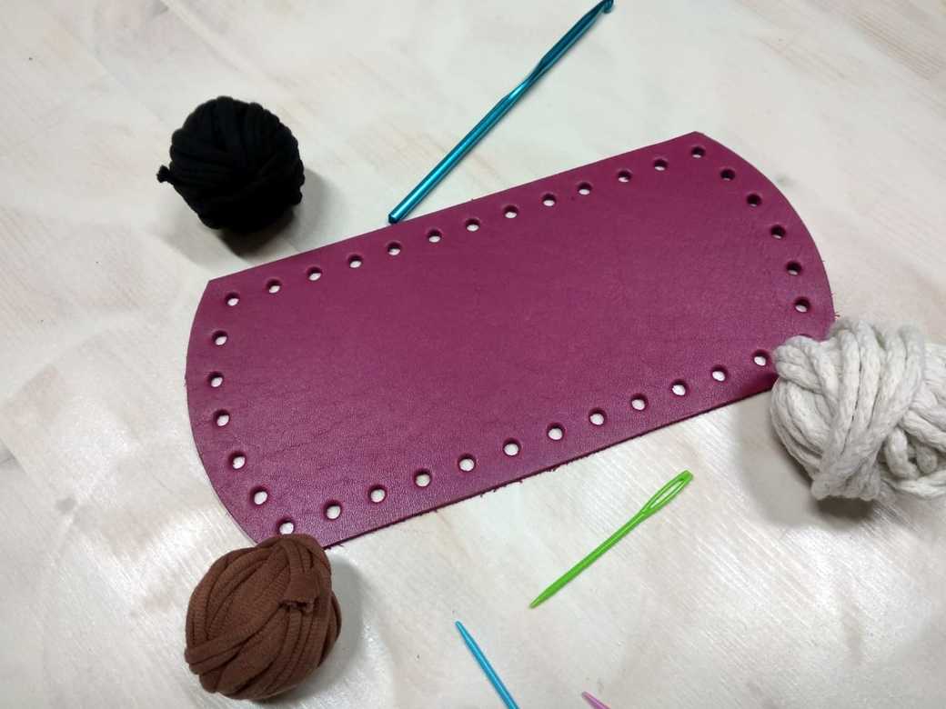 Дно для вязаной сумки/рюкзака 23х11 см. Натуральная кожа с укреплением. Цвет кожи на выбор.