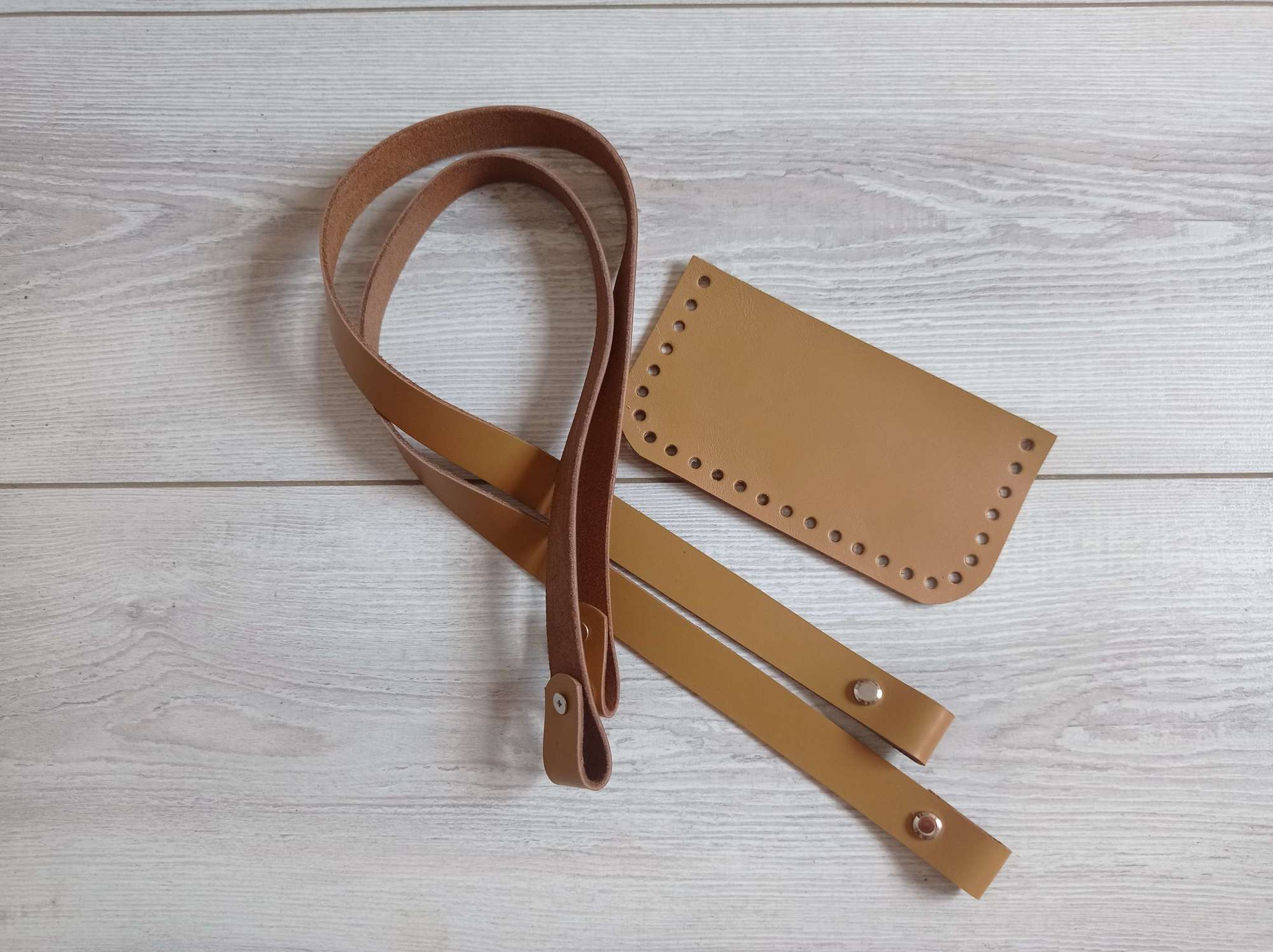 Ручки на винтах - длина 65 см. Цвет кожи на выбор. Никель.