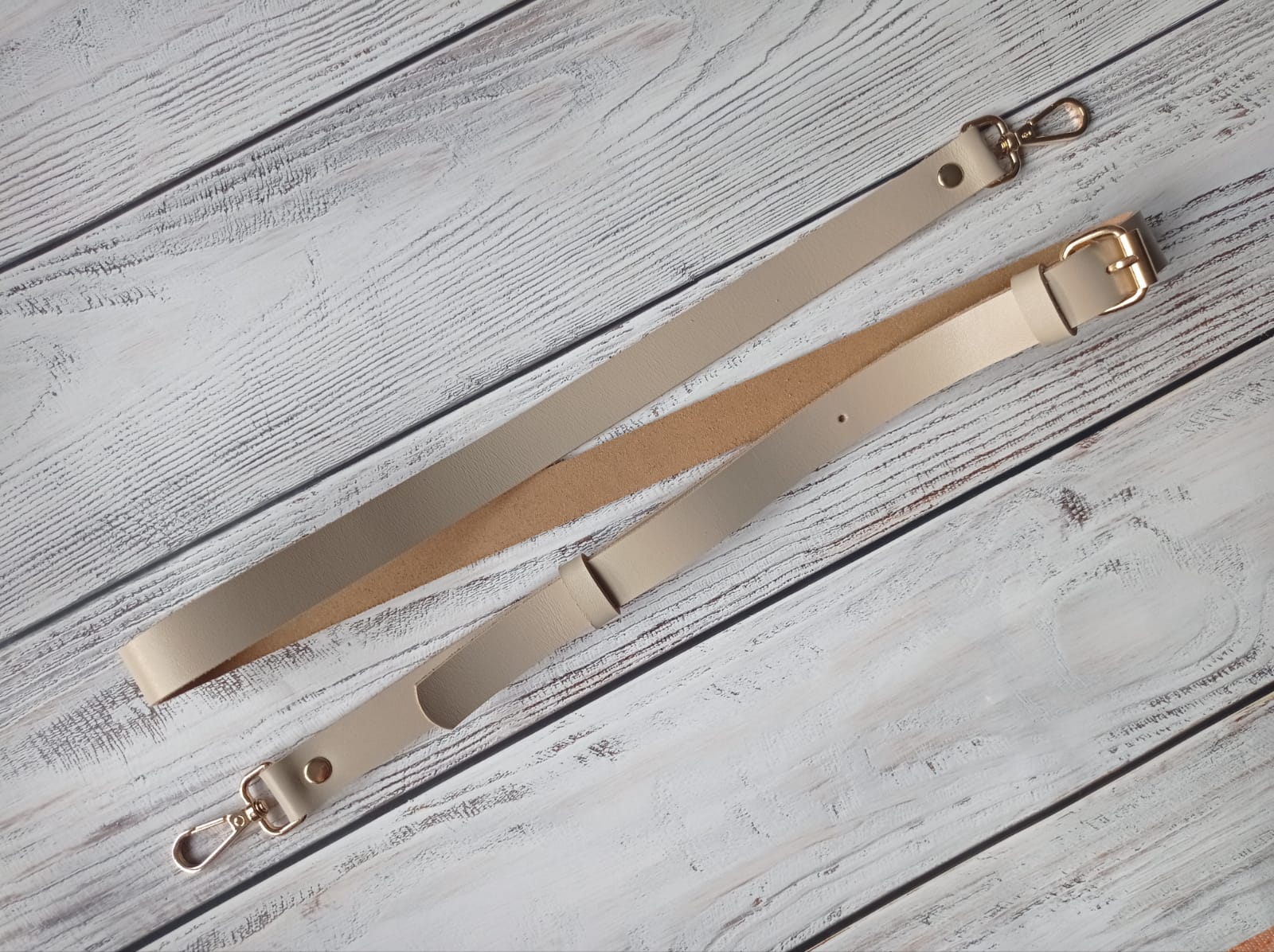 Ремень с регулировкой 130 см, ширина 2 см. Цвет кожи и фурнитуры на выбор