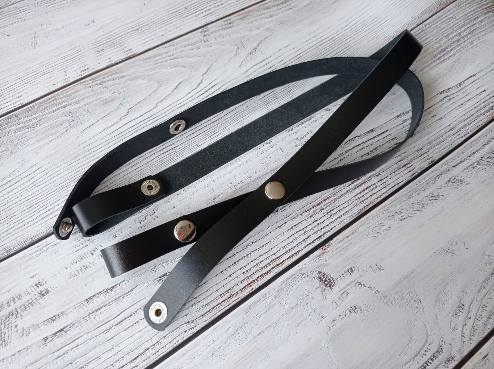 Ручки  с кнопками для сумки "Магнолия" 60х2 см - 2 шт. Черные. Цвет кнопок - никель