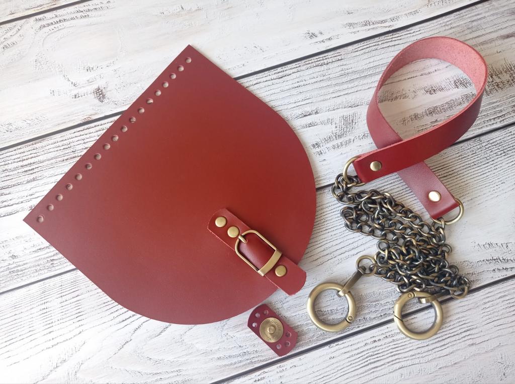 Набор сумочки c круглой крышкой на кнопке. Темно-красный. Бронза