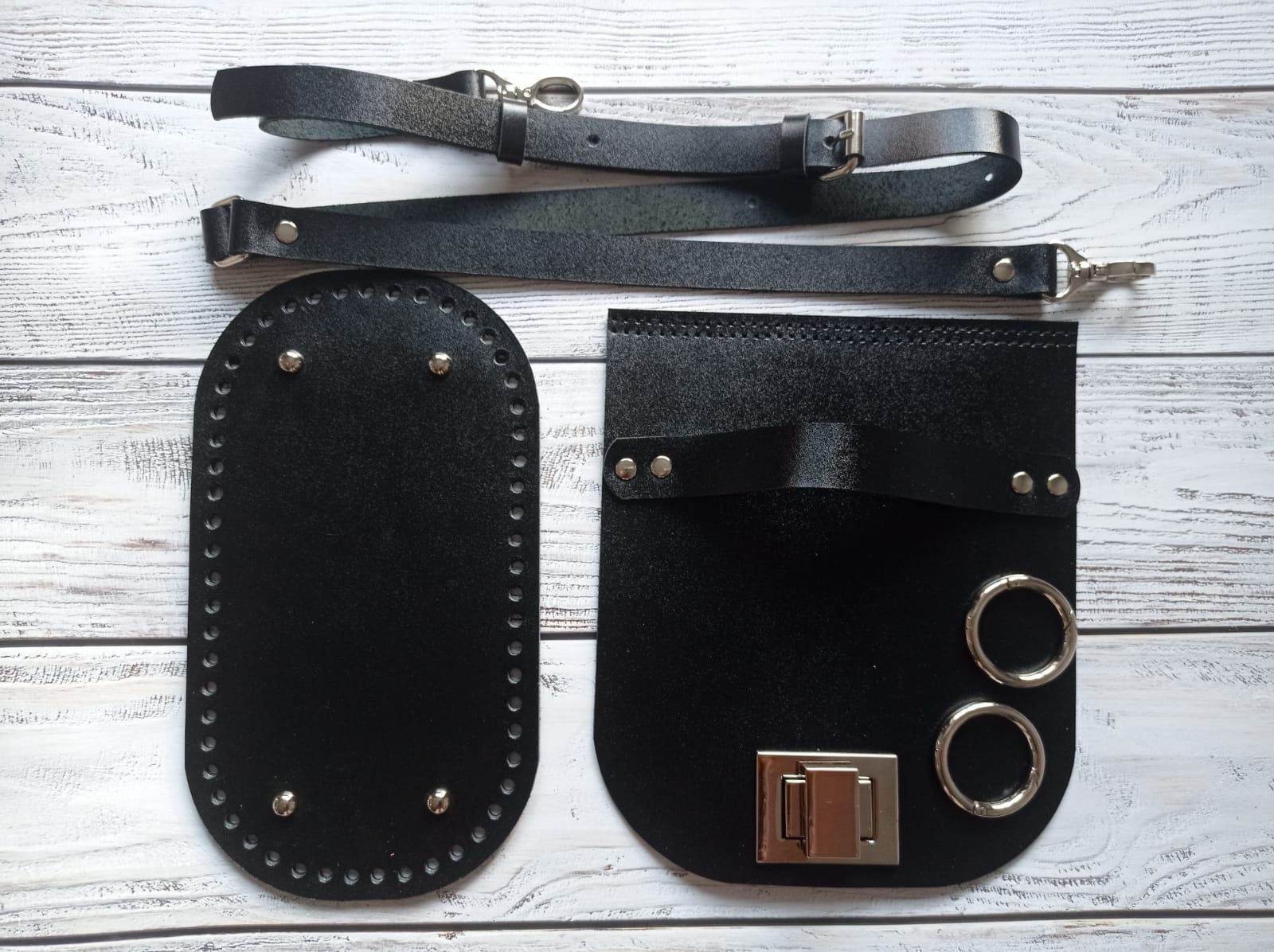 Набор для сумки с поворотным замком. Цвет кожи - черный. Цвет фурнитуры - никель