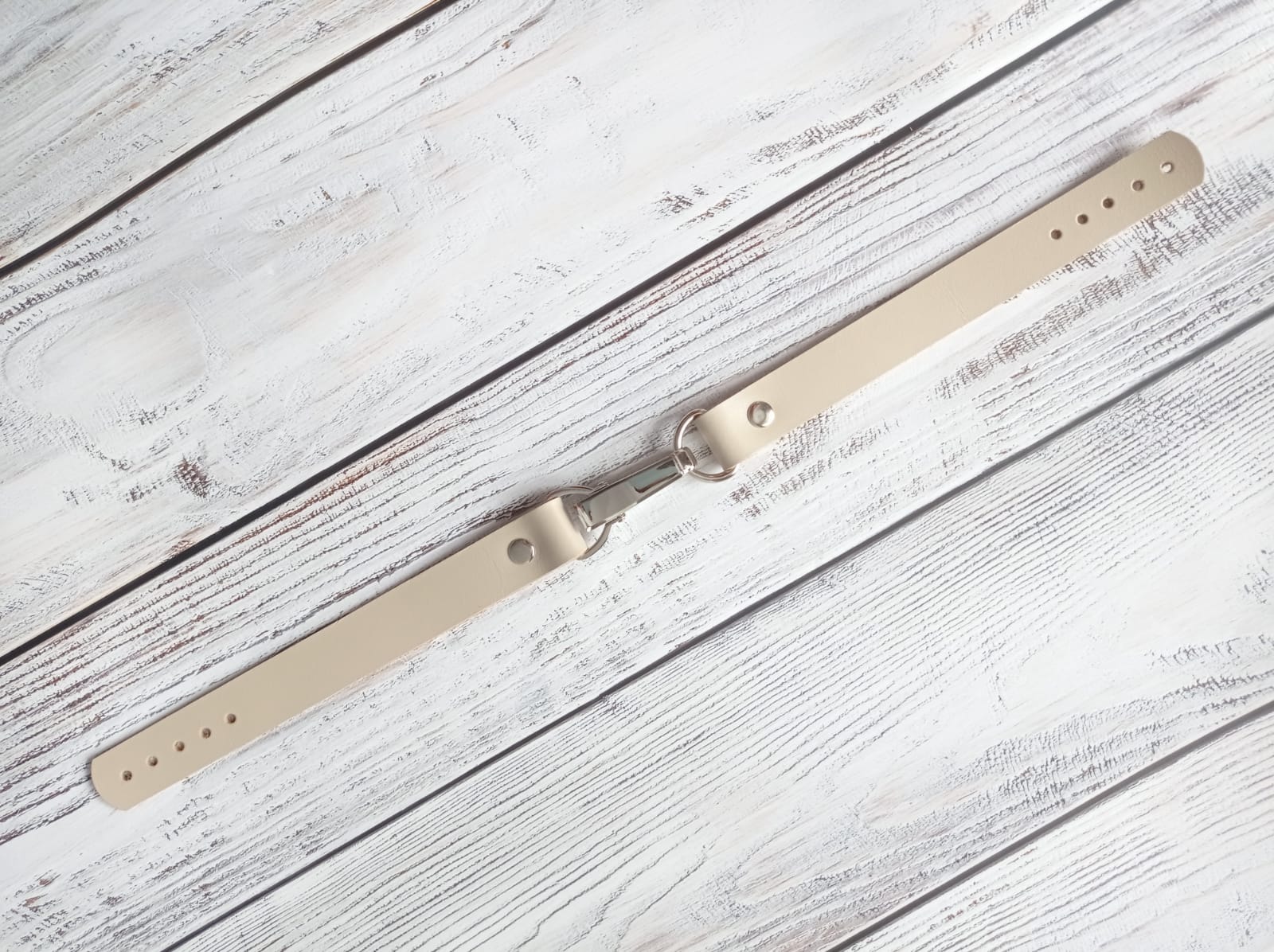 Утяжка с карабином. Натуральная кожа. Цвет кожи на выбор. Цвет фурнитуры: никель/золото.