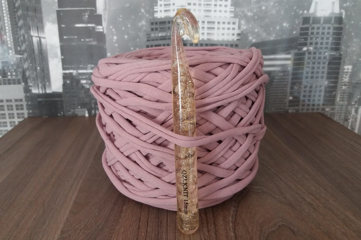 Пластиковый крючок 12-20 мм