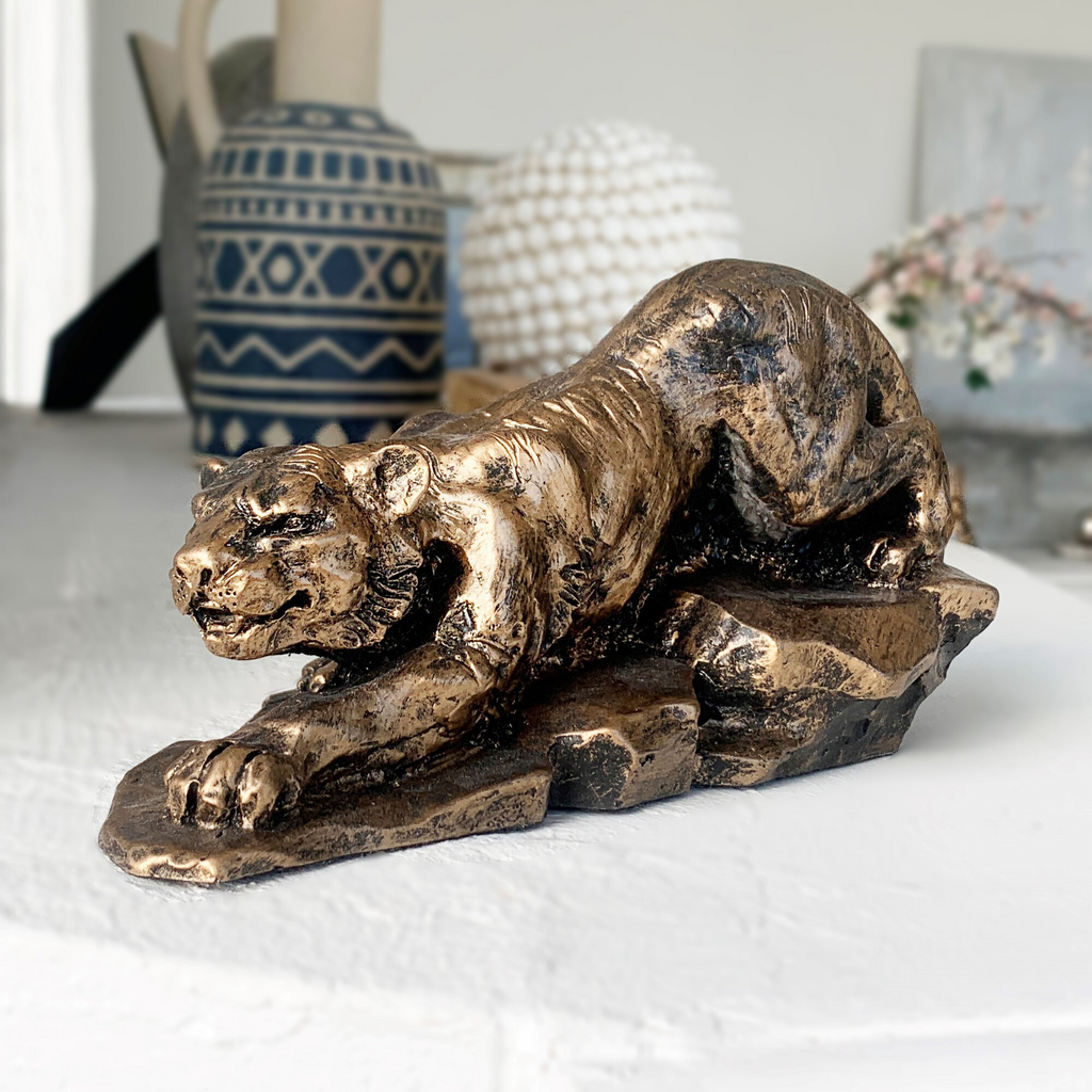Декор для дома авторская  статуэтка тигра в классическом стиле "Water Tiger" из искусственного камня