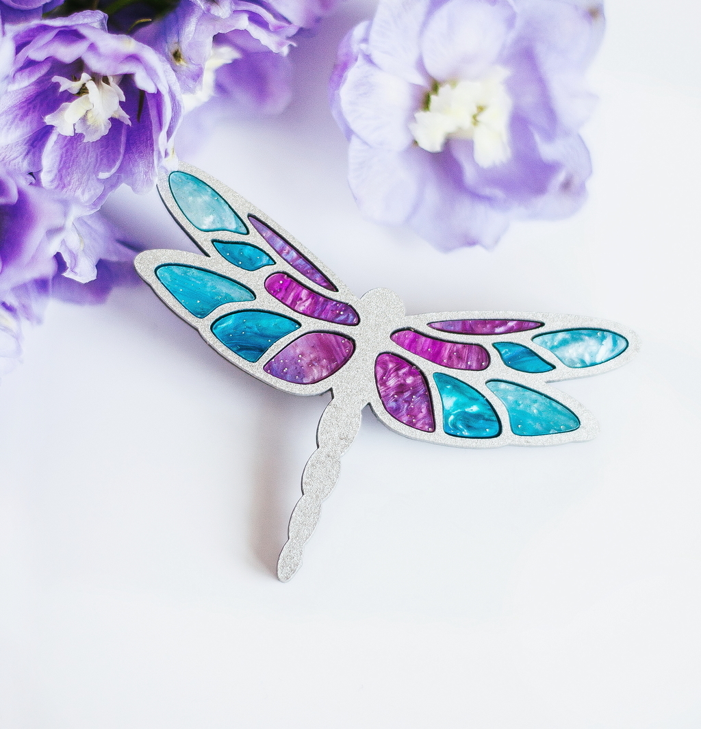 Стрекоза серая