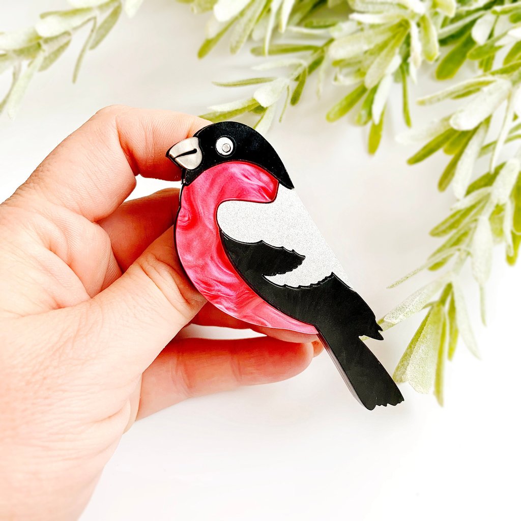 Брошь Снегирь