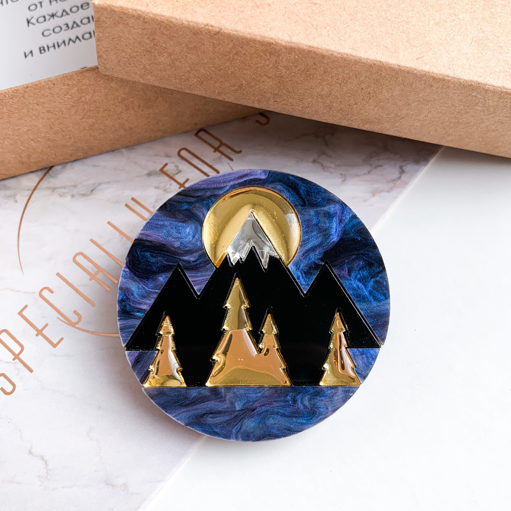 Брошь Горы в круге