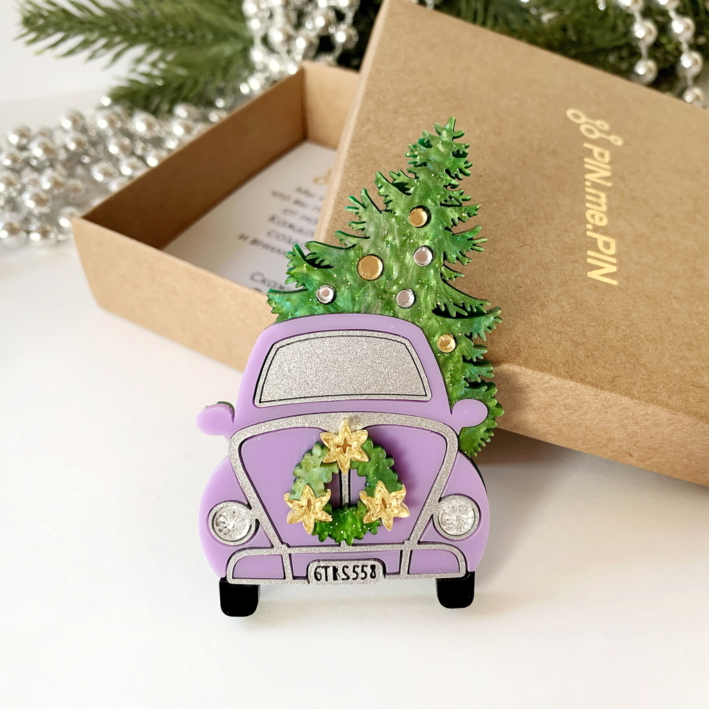 Брошь Машинка навогодняя