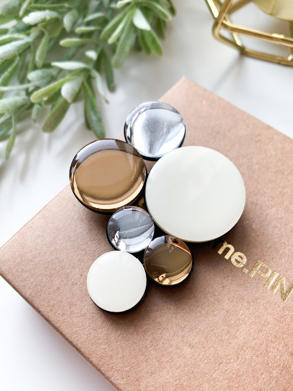 Брошь Гроздь