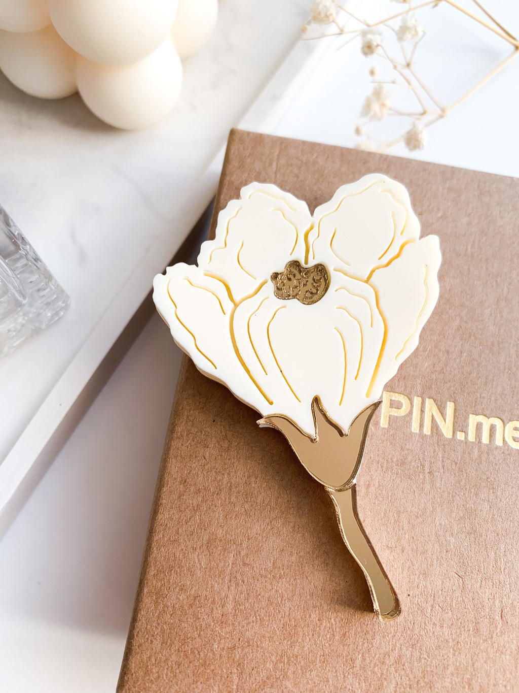 Брошь Крокус сливочный