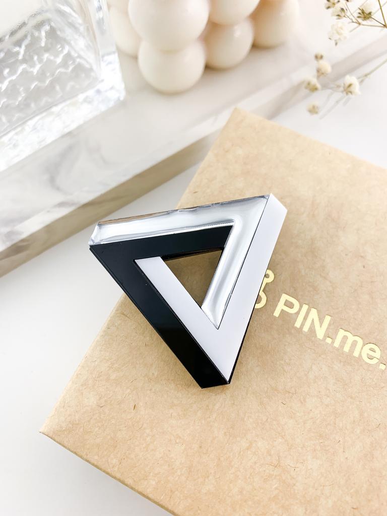 Треугольник серебро