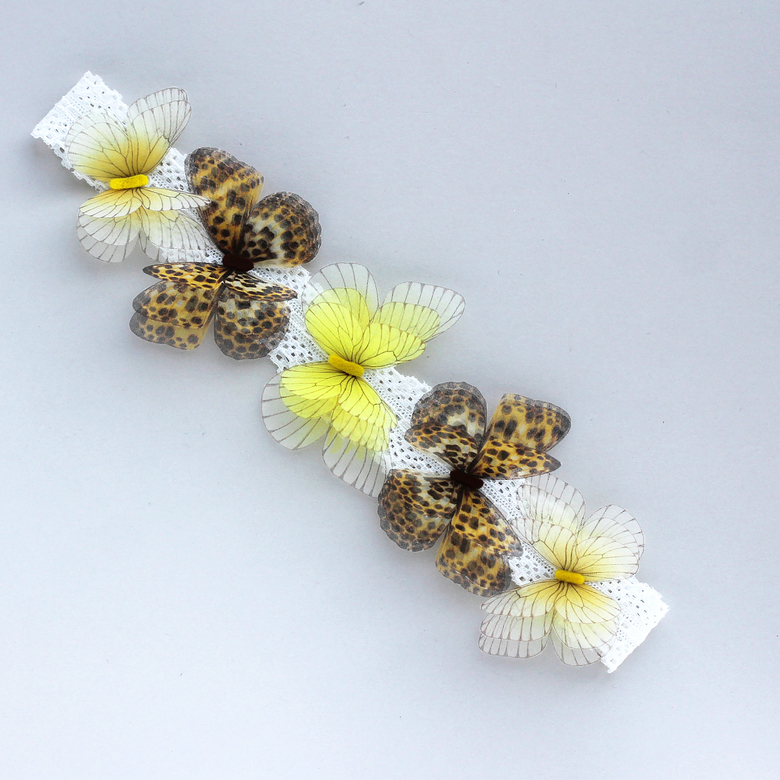 кружевная повязка в медовых тонах