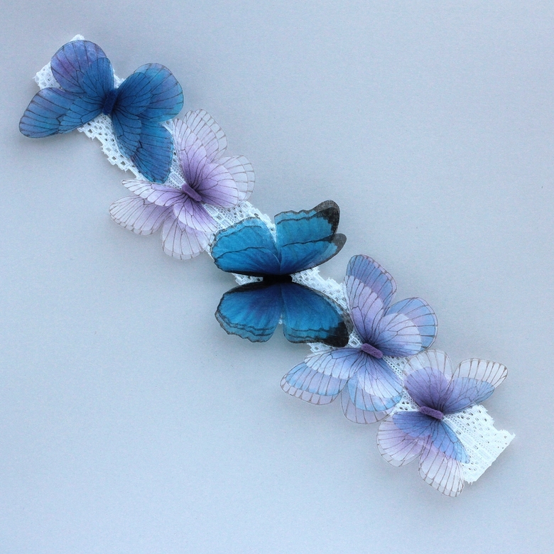 аксессуар в фиалковой гамме с бабочками