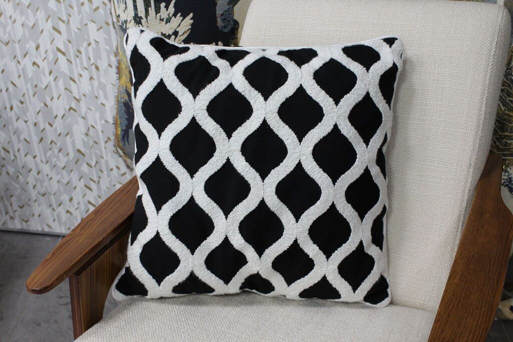 Декоративная подушка "Black and White" 50х50 см