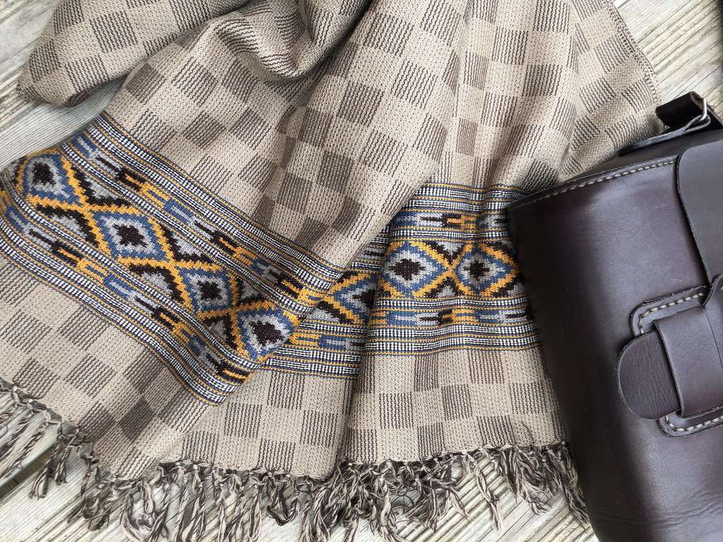 Шарф из шерсти мериноса Шахматы