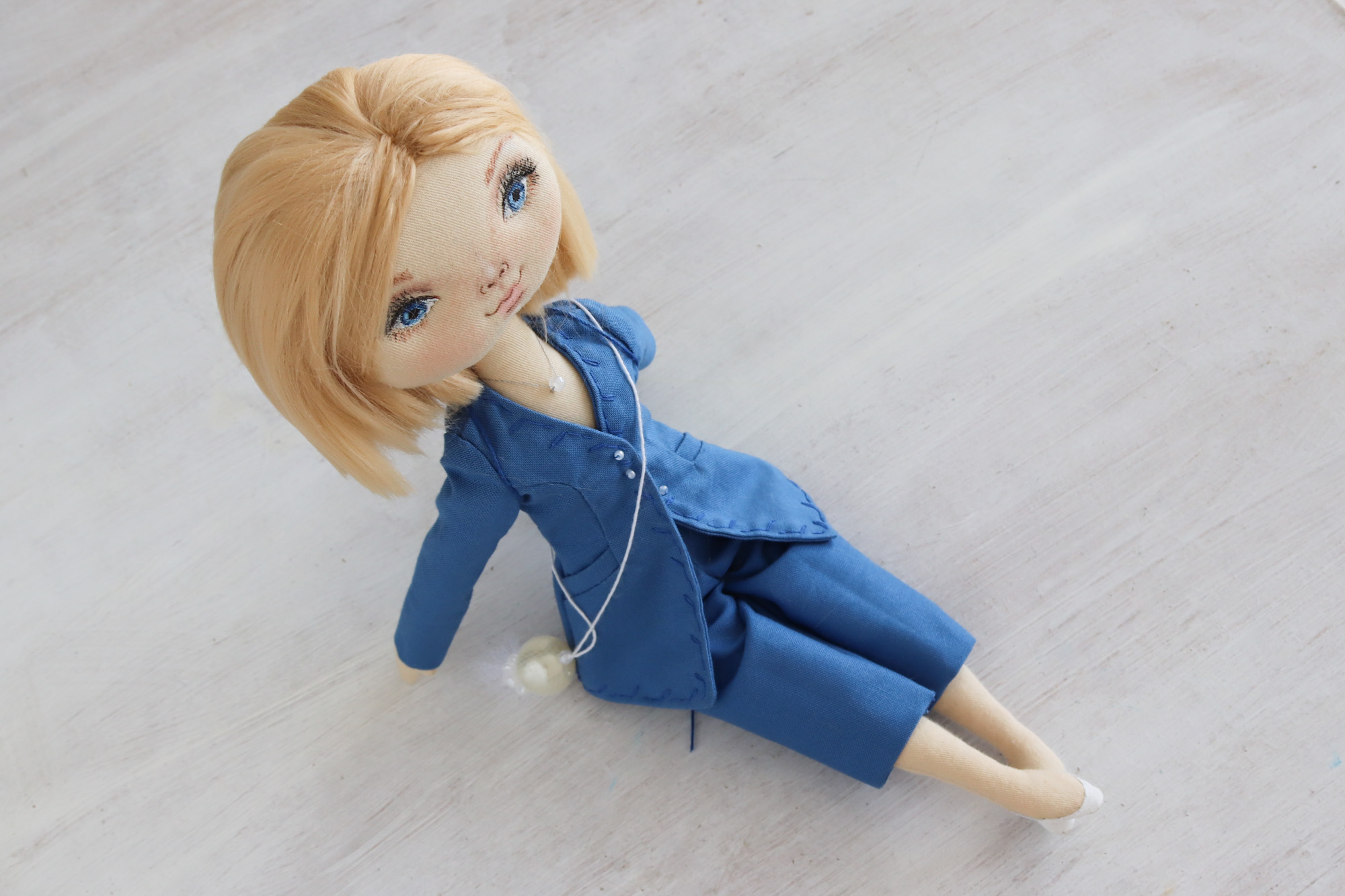 Элис. Авторская коллекционная кукла из текстиля для декора интерьера