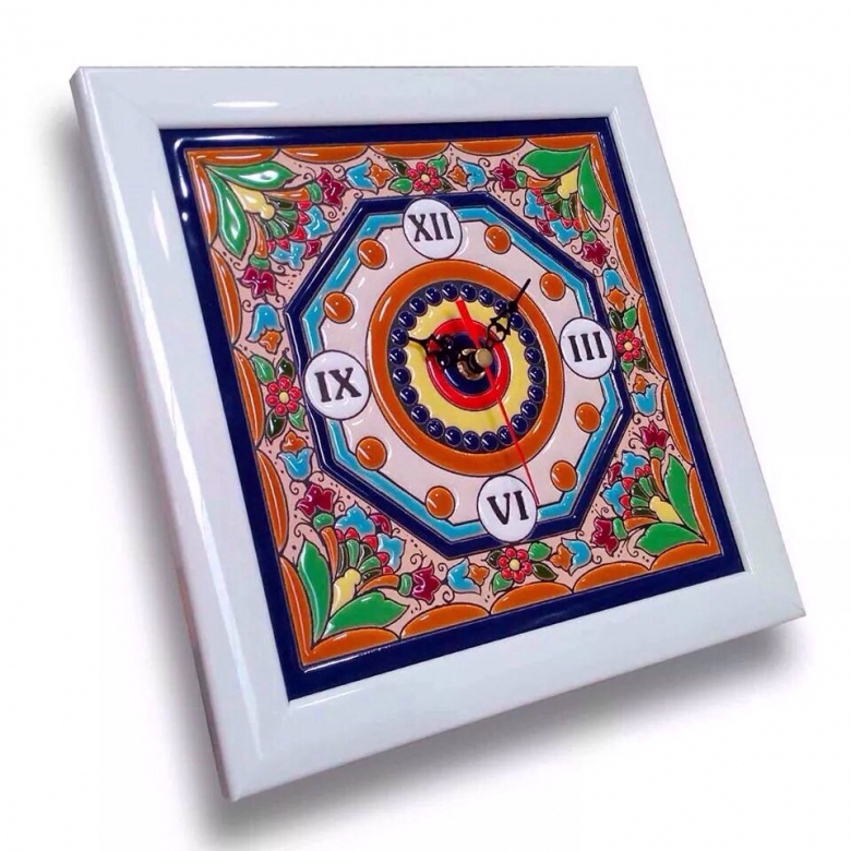 Часы в металлической раме