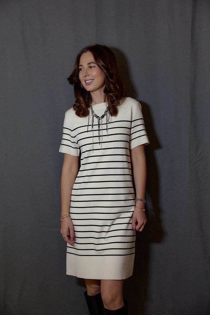 Платье мини из трикотажа в  в полоску