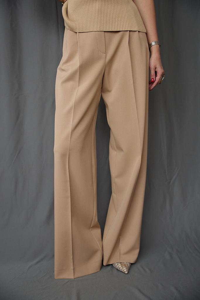 Брюки-палаццо песочные с защипами