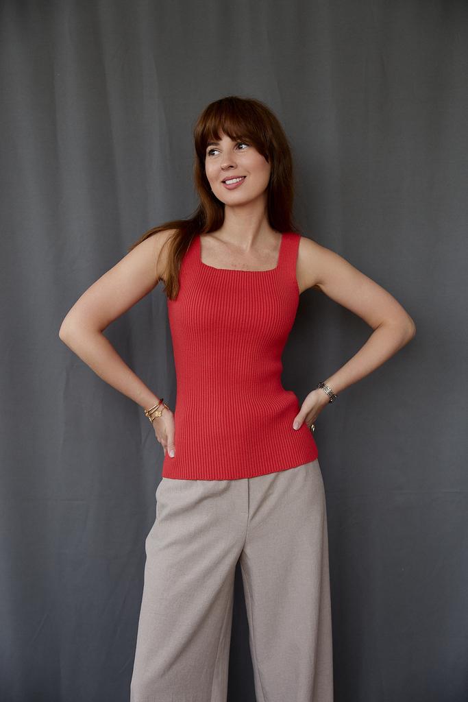 Топ из трикотажа красный  удлиненный