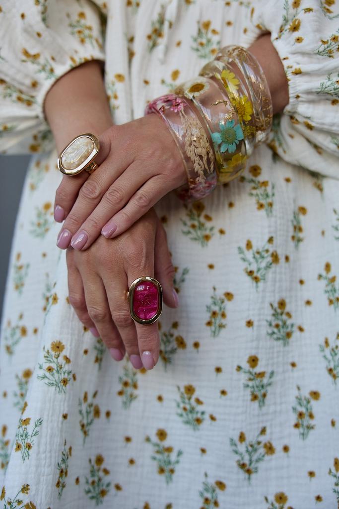 Браслеты ассорти из смолы с цветами