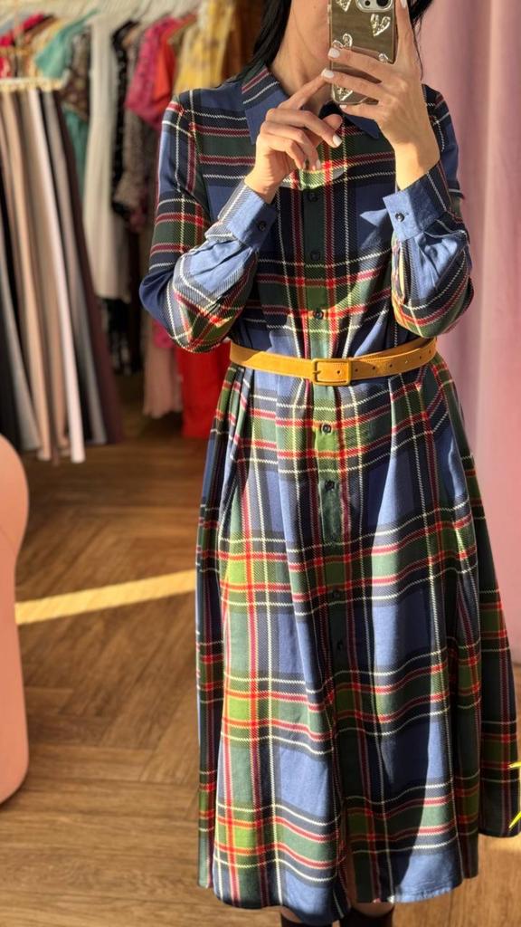 Платье-рубашка в клетку синее