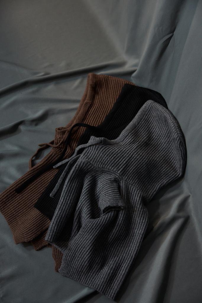 Вязаный капюшон двойной  из шерсти с манишкой ЧЕРНЫЙ