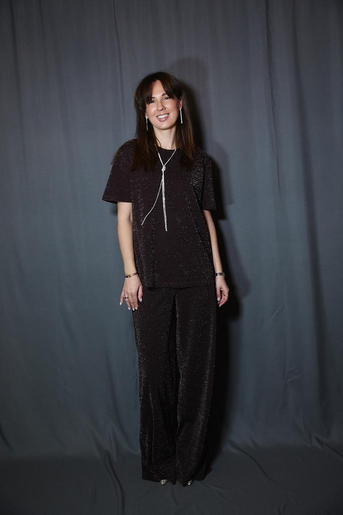 Костюм трикотажный  шоколадный с люрексом  с  брюками