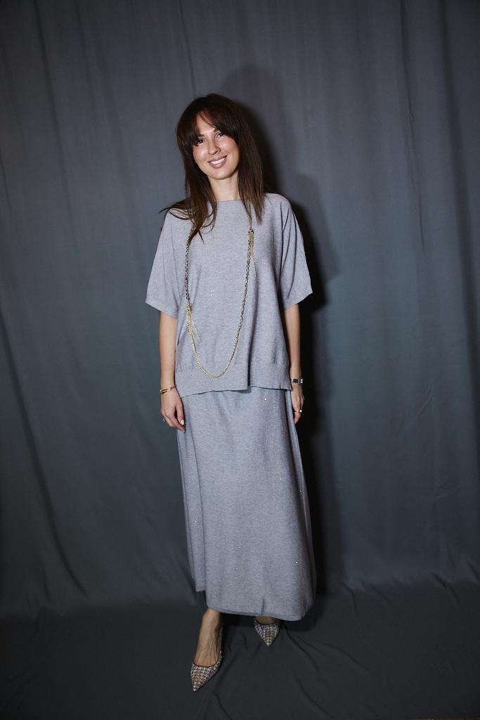 Костюм трикотажный серый с люрексом  с юбкой