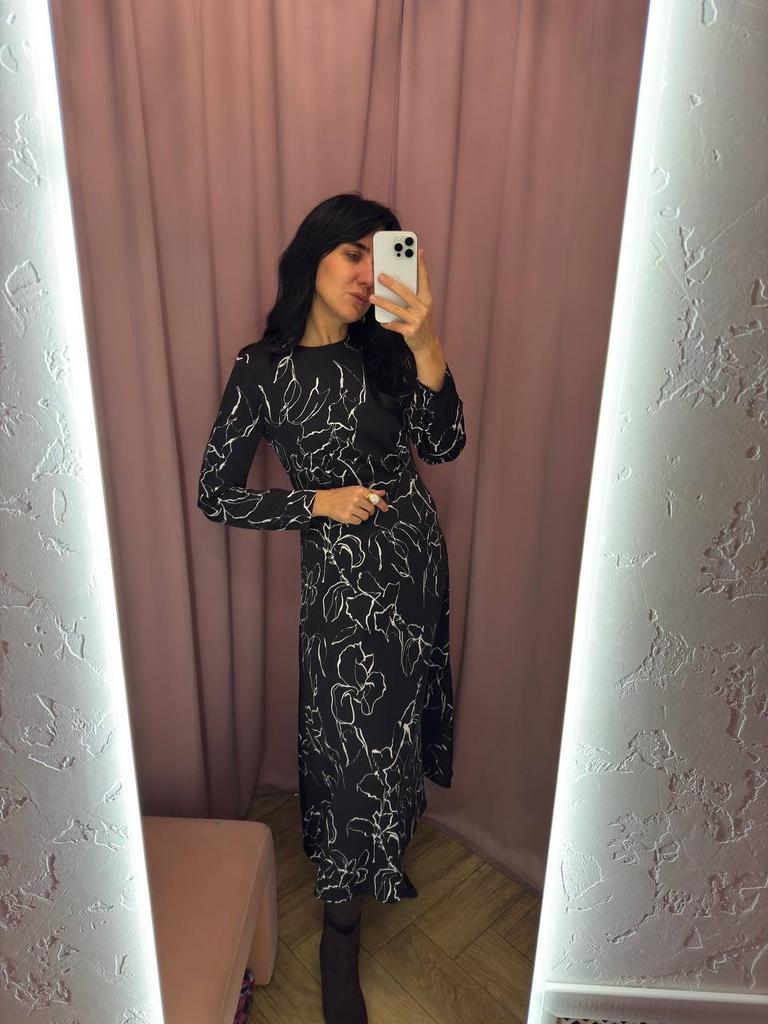 Платье из вискозы чёрное с белыми цветами