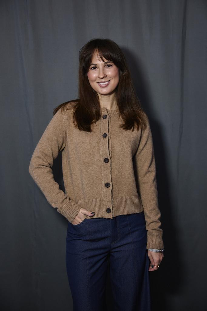 Бежевый кардиган из вискозы оверсайз