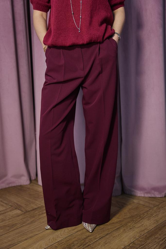 Брюки-палаццо винного цвета  с защипами