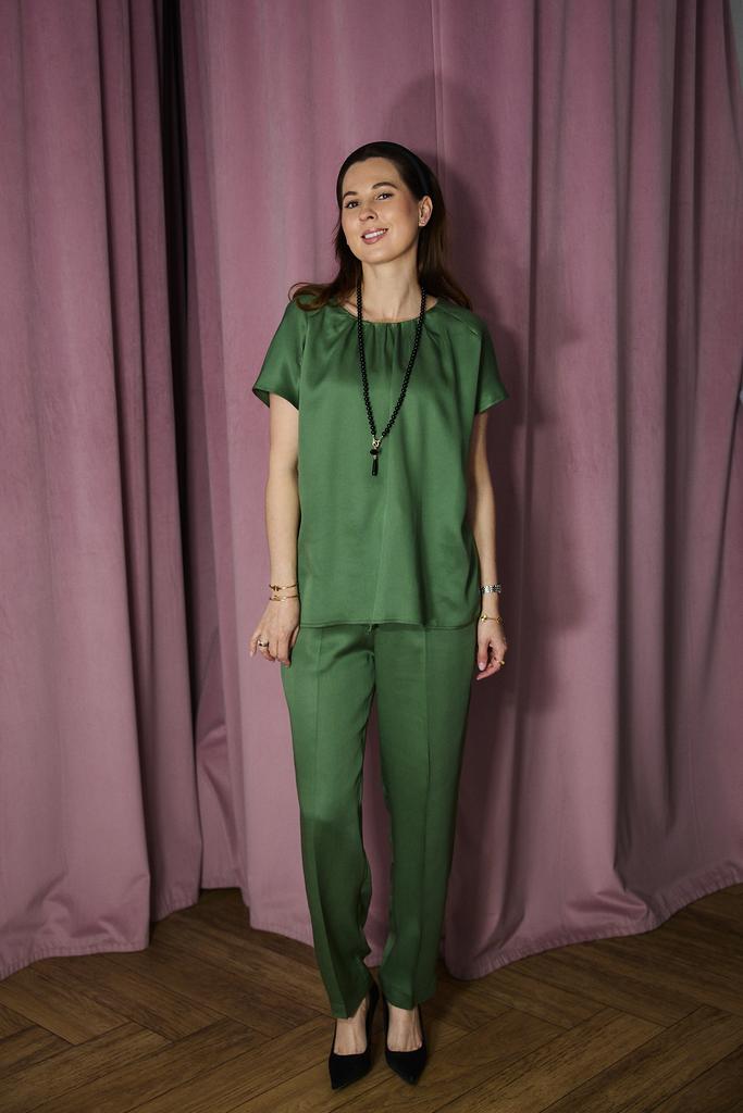 Костюм из тенсела  топ и брюки на резинке изумруд