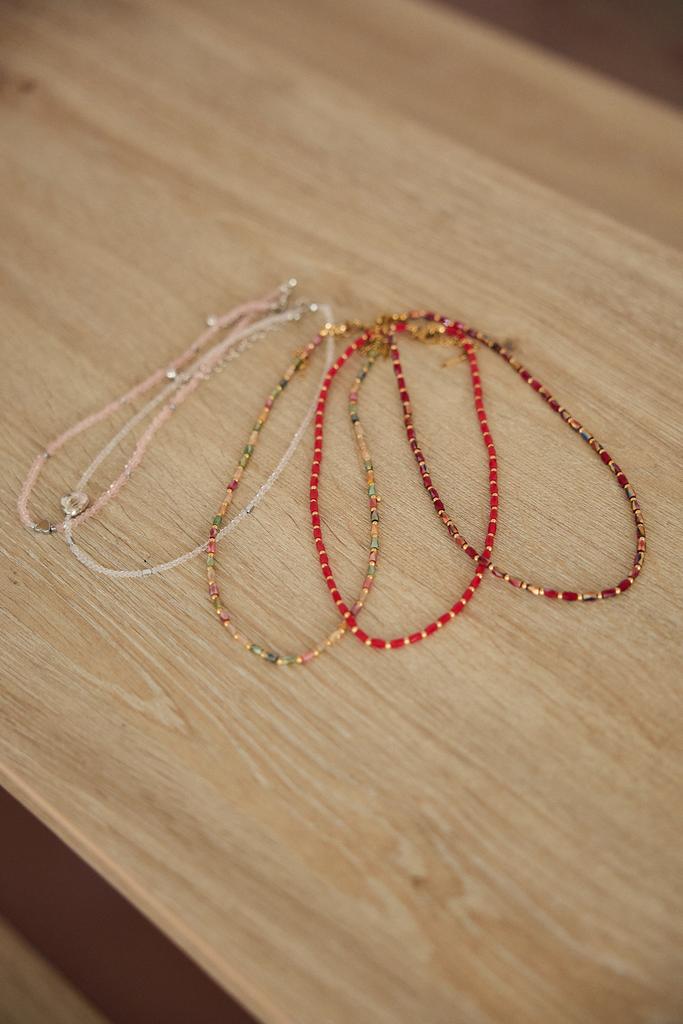 Украшение  чокер из бисера