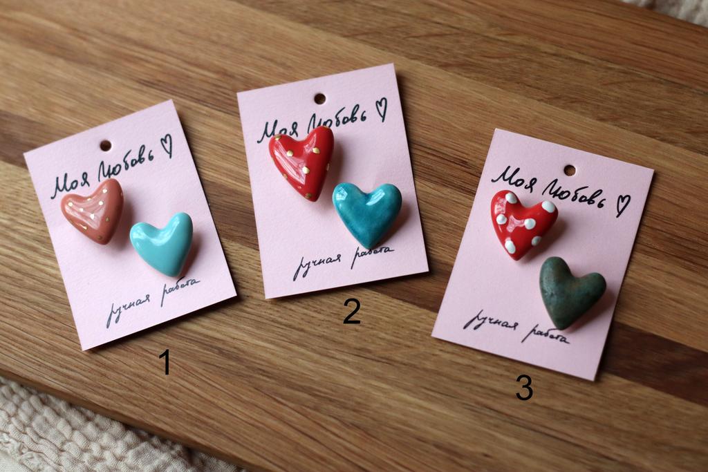 комплект брошек "Парные сердца"