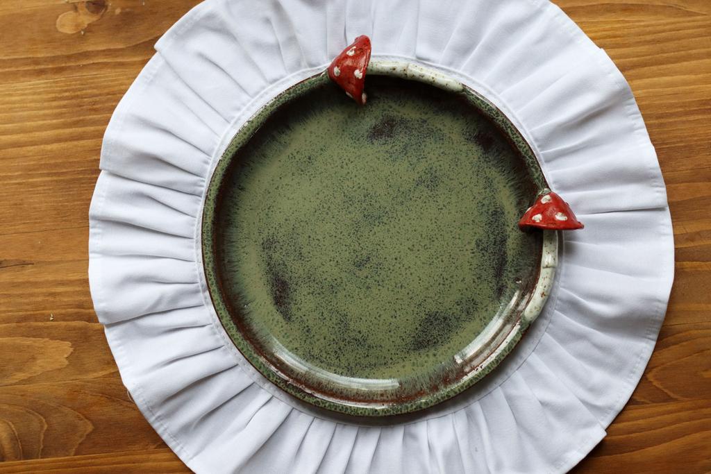 Тарелка мухоморная 23 см "зеленый мох"