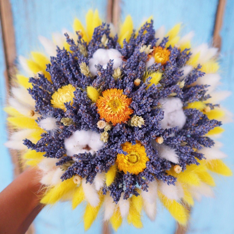 букет из сухоцветов с лавандой