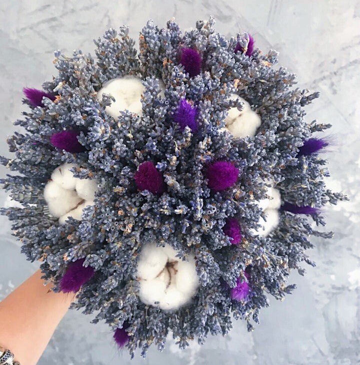 лавандовый букет с хлопком