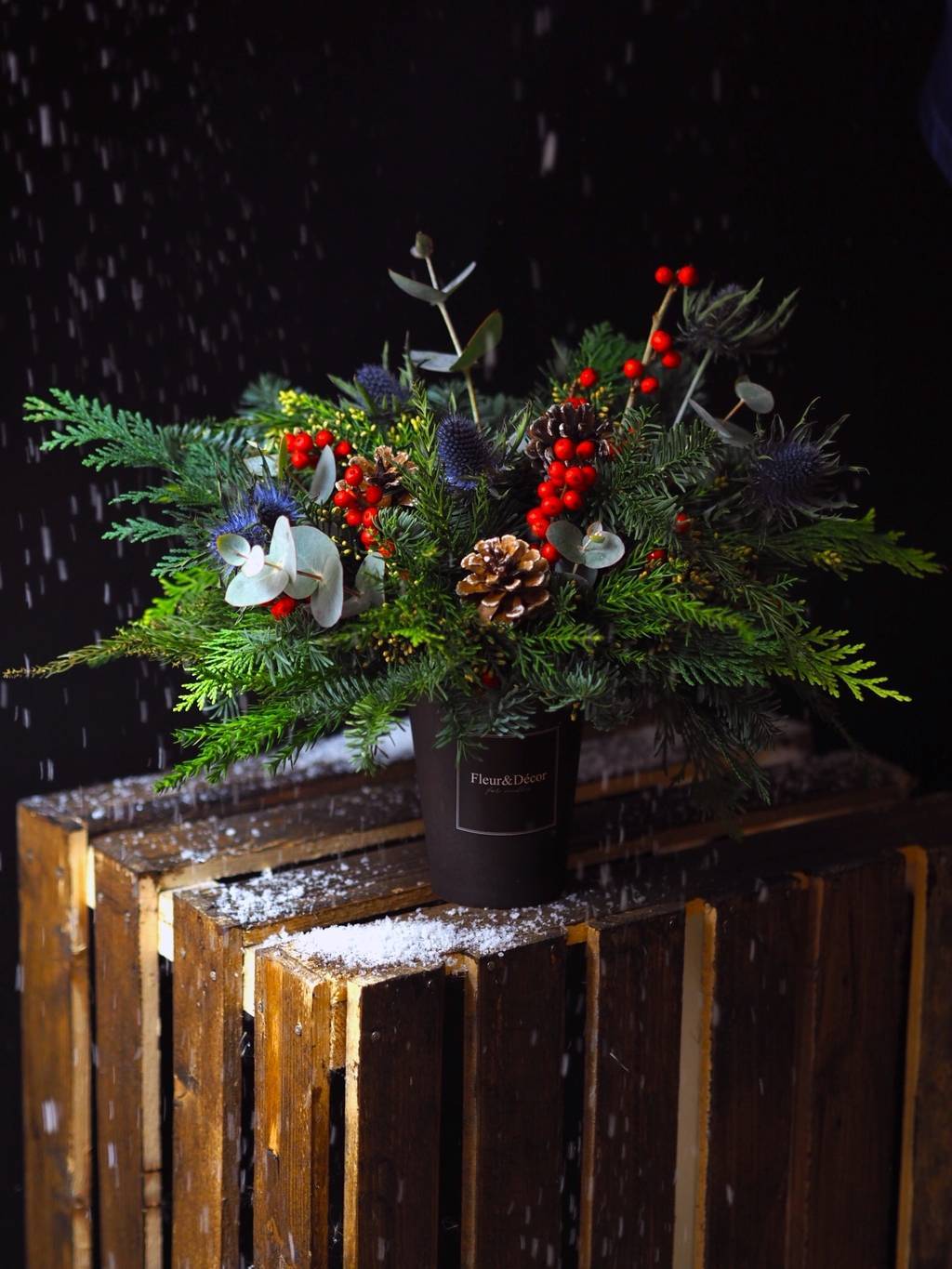 Композиция из нобилиса с туей