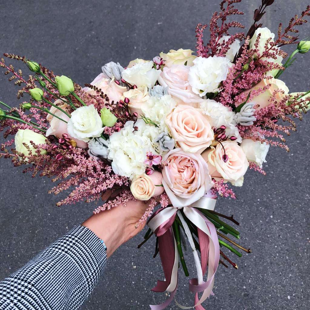 свадебный букет с розами lafleurdecor.ru